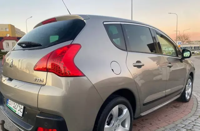PEUGEOT 3008 