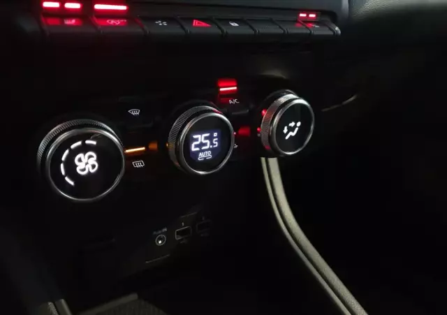 RENAULT Captur 1.0 TCe Techno