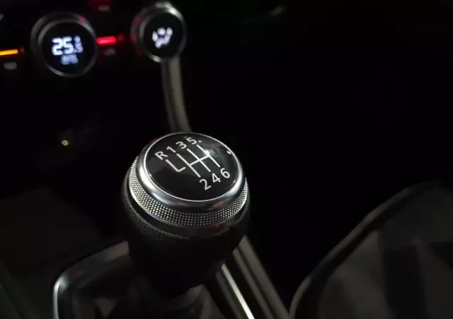 RENAULT Captur 1.0 TCe Techno