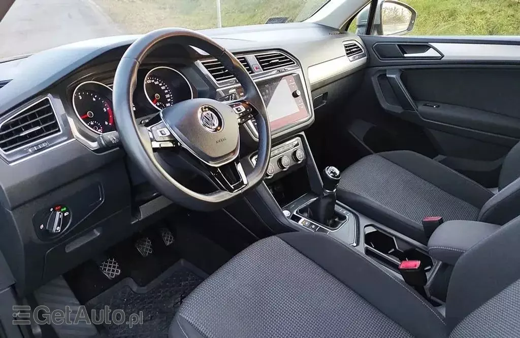VOLKSWAGEN Tiguan 