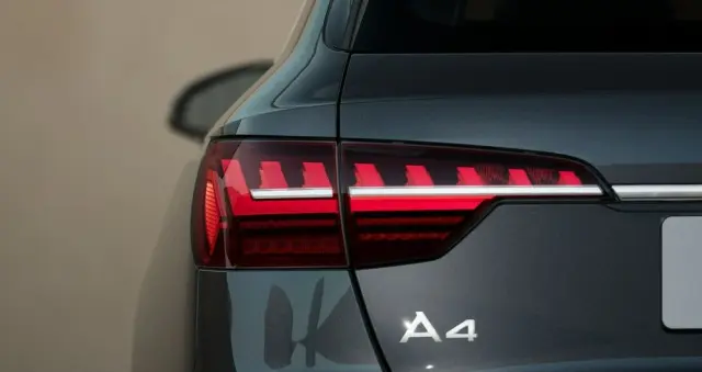AUDI A4 
