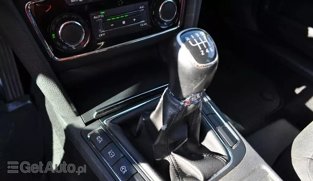 SKODA Superb 2.0 TDI (140 KM) DPF