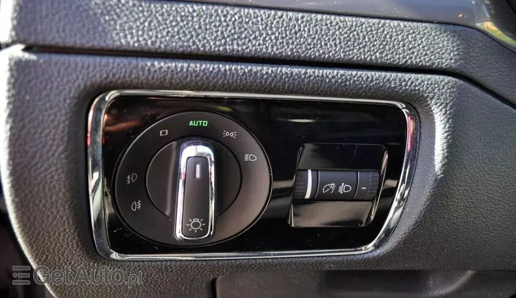 SKODA Superb 2.0 TDI (140 KM) DPF