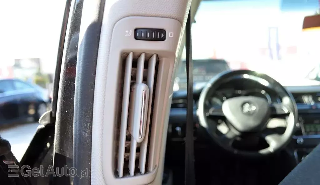 SKODA Superb 2.0 TDI (140 KM) DPF