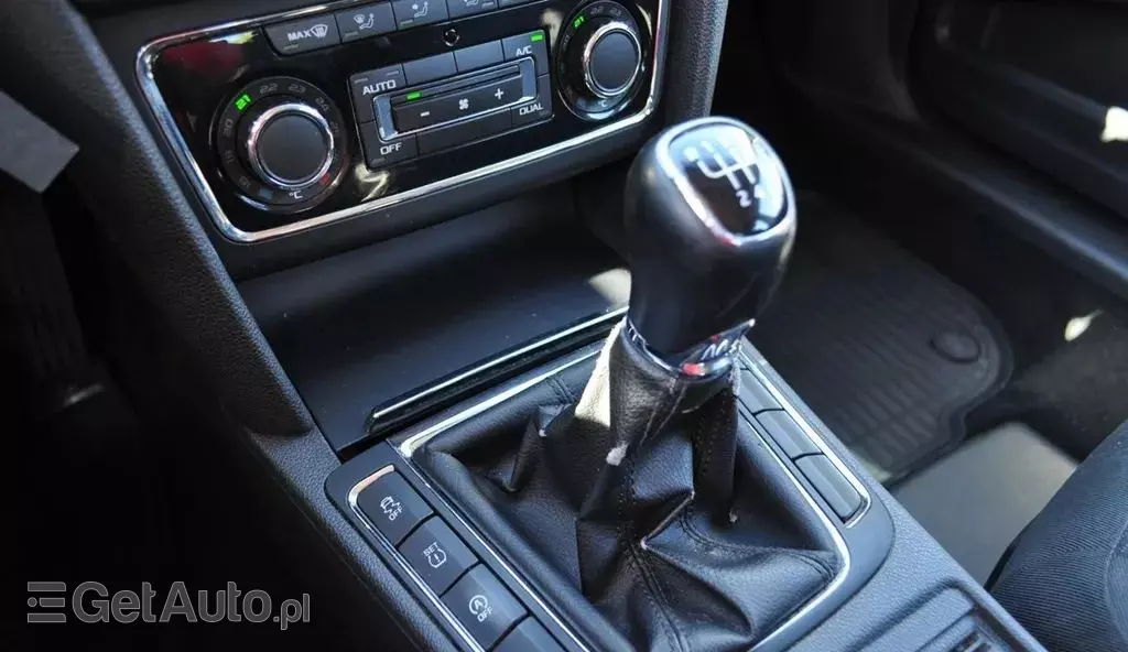 SKODA Superb 2.0 TDI (140 KM) DPF