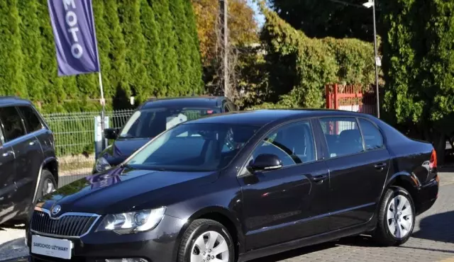 SKODA Superb 2.0 TDI (140 KM) DPF