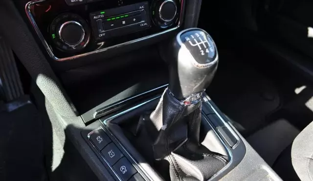 SKODA Superb 2.0 TDI (140 KM) DPF