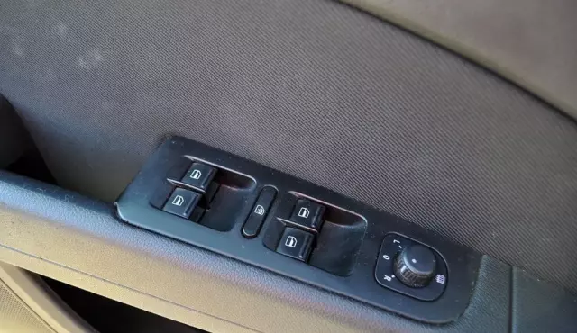 SKODA Superb 2.0 TDI (140 KM) DPF