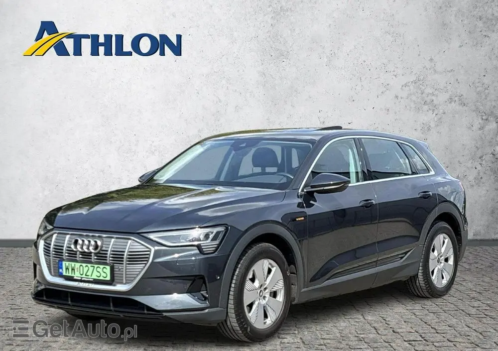 AUDI E-tron 