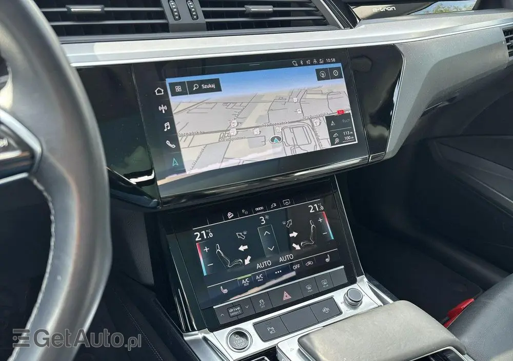 AUDI E-tron 