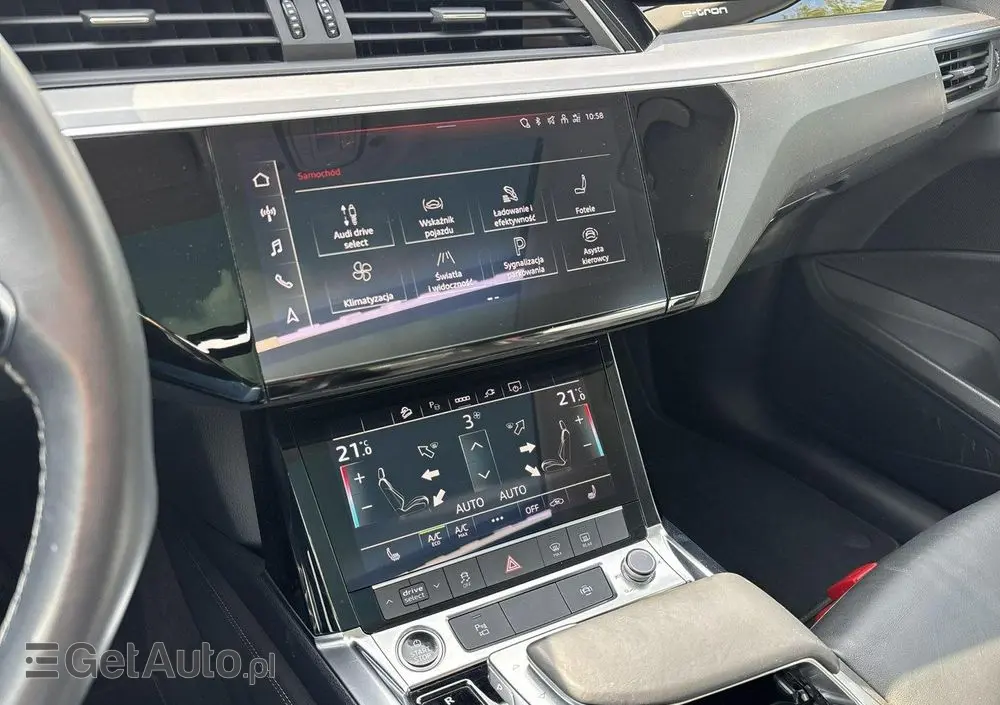 AUDI E-tron 