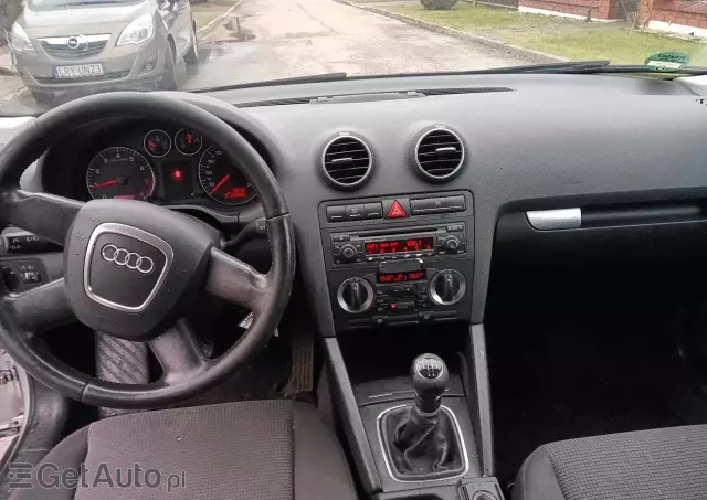 AUDI A3 1.6 Attraction