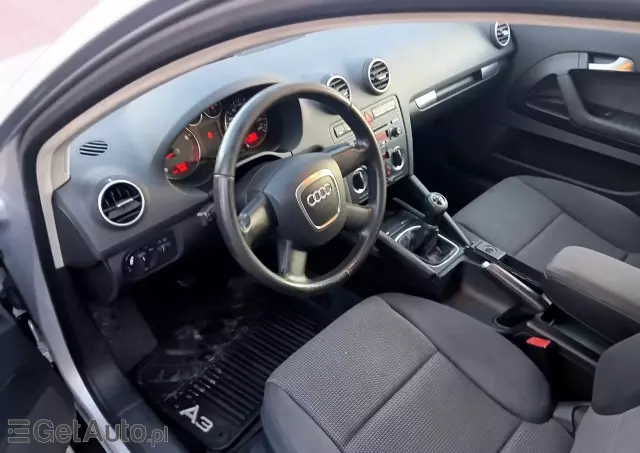 AUDI A3 1.6 Attraction