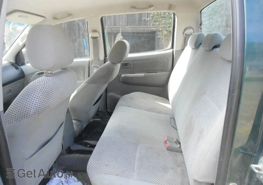 TOYOTA Hilux 2.5 D-4D DLX