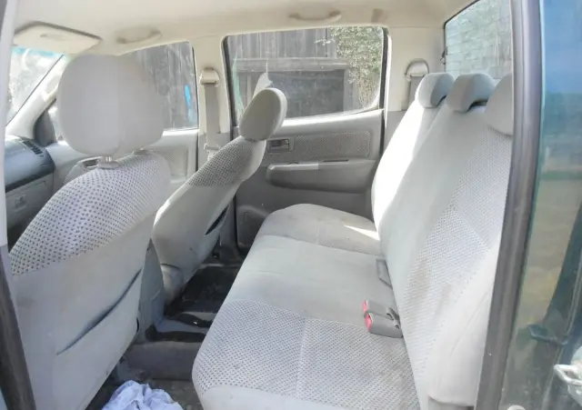 TOYOTA Hilux 2.5 D-4D DLX