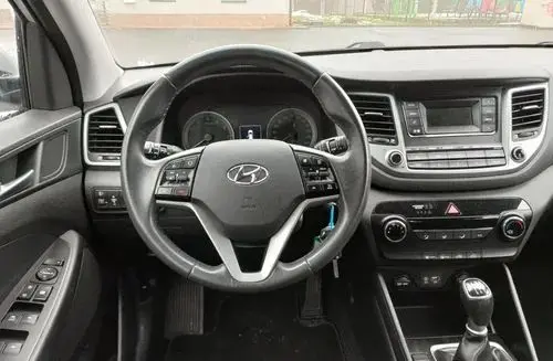 HYUNDAI Tucson 