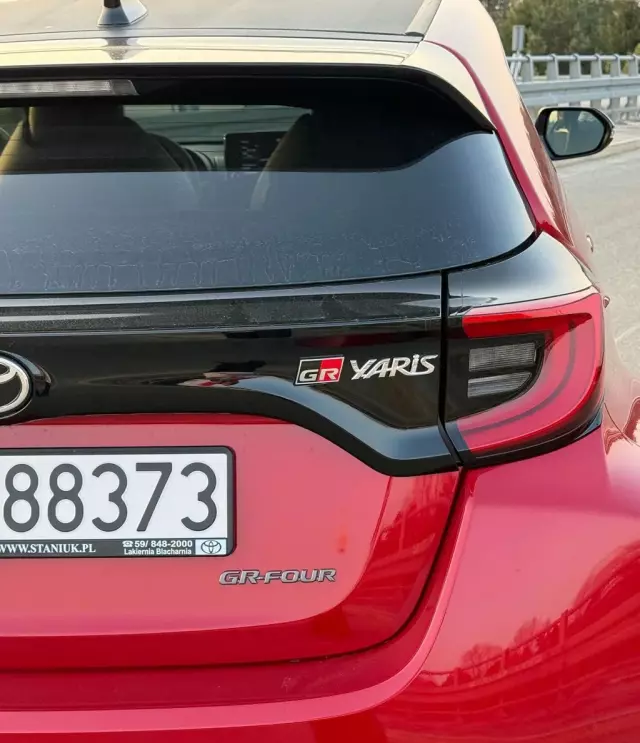 TOYOTA Yaris 