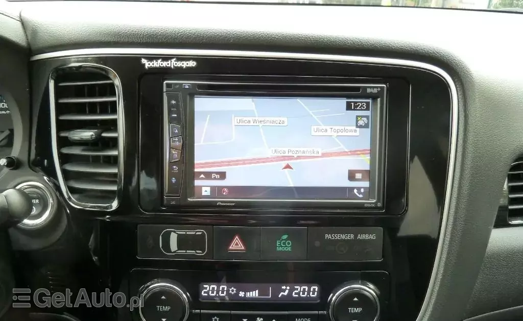 MITSUBISHI Outlander 