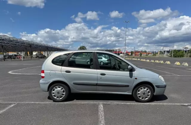 RENAULT Scenic 