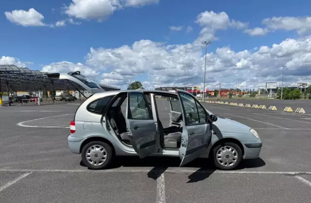 RENAULT Scenic 