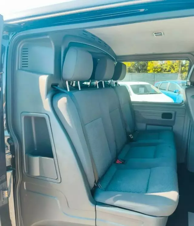 VOLKSWAGEN TRANSPORTER 