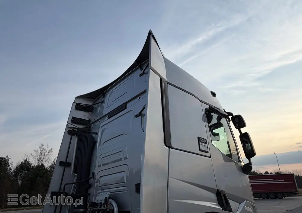 RENAULT T 480 renault z Niemiec HIGH FULL IPCJA CAŁY NA PODUSZKACH RETARDER 2023 
