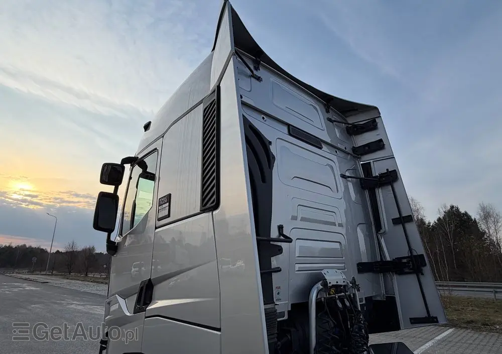 RENAULT T 480 renault z Niemiec HIGH FULL IPCJA CAŁY NA PODUSZKACH RETARDER 2023 