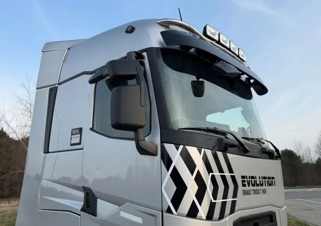 RENAULT T 480 renault z Niemiec HIGH FULL IPCJA CAŁY NA PODUSZKACH RETARDER 2023 