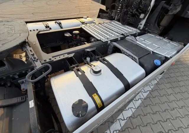 RENAULT T 480 renault z Niemiec HIGH FULL IPCJA CAŁY NA PODUSZKACH RETARDER 2023 