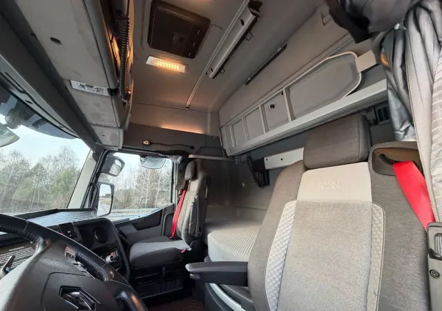 RENAULT T 480 renault z Niemiec HIGH FULL IPCJA CAŁY NA PODUSZKACH RETARDER 2023 