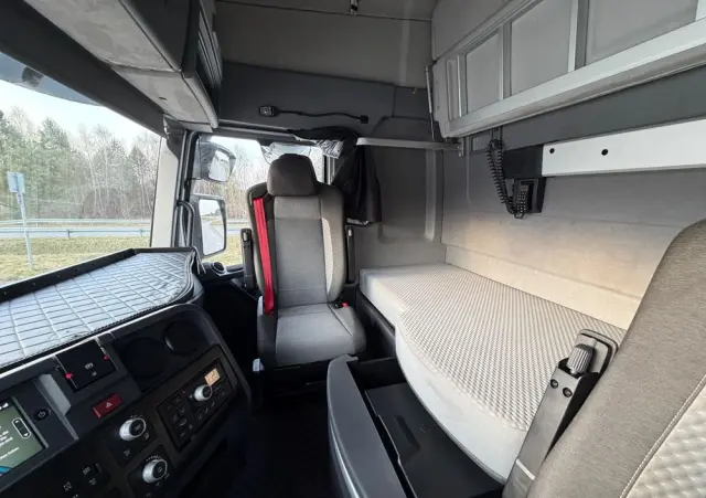 RENAULT T 480 renault z Niemiec HIGH FULL IPCJA CAŁY NA PODUSZKACH RETARDER 2023 