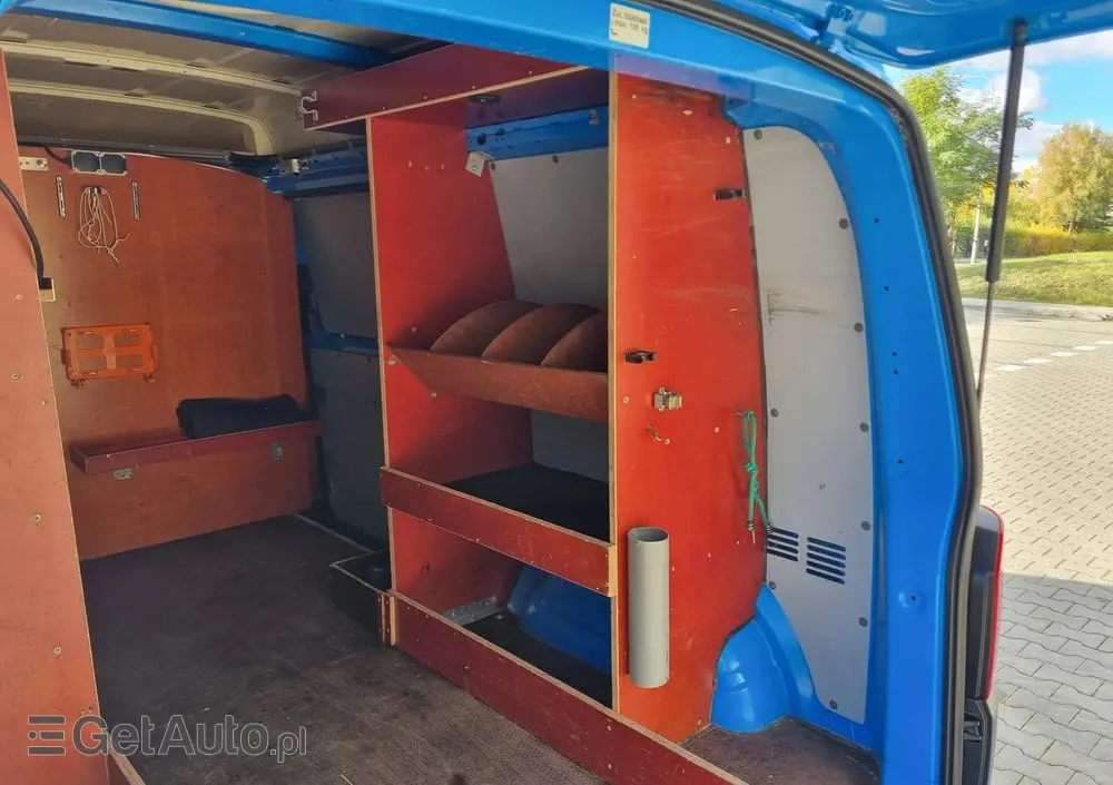 VOLKSWAGEN Transporter 