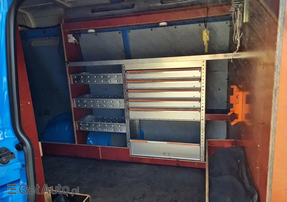 VOLKSWAGEN Transporter 