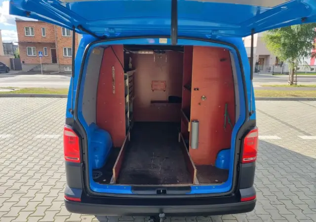 VOLKSWAGEN Transporter 