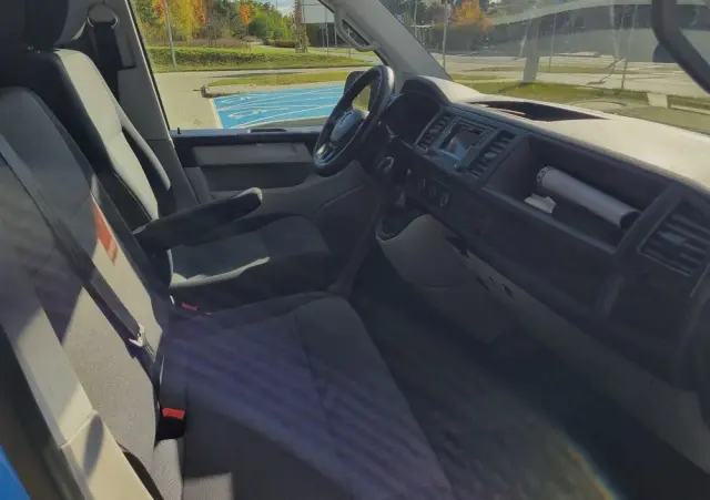 VOLKSWAGEN Transporter 