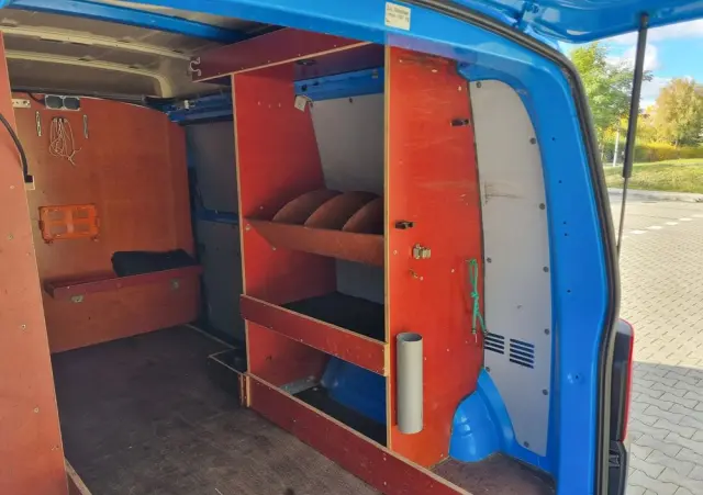 VOLKSWAGEN Transporter 