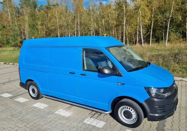 VOLKSWAGEN Transporter 