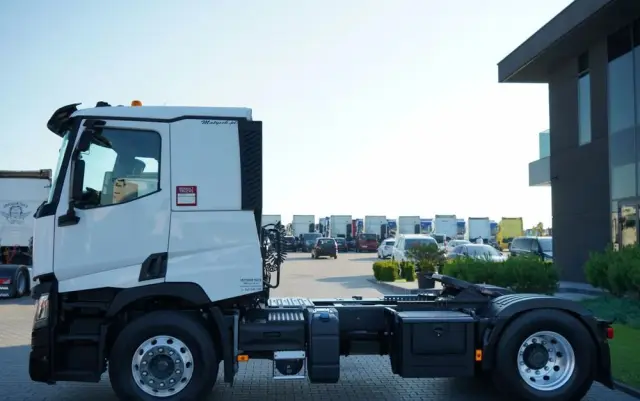 RENAULT T 440 / NISKA KABINA / ALUFELGI / SPROWADZONA / PO KONTRAKCIE SERWISOWYM 