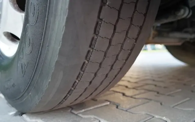 RENAULT T 440 / NISKA KABINA / ALUFELGI / SPROWADZONA / PO KONTRAKCIE SERWISOWYM 