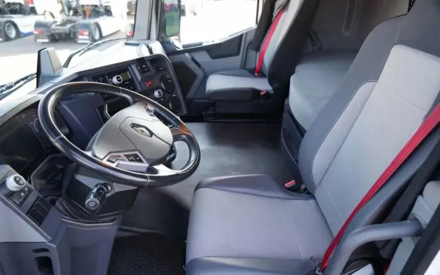 RENAULT T 440 / NISKA KABINA / ALUFELGI / SPROWADZONA / PO KONTRAKCIE SERWISOWYM 