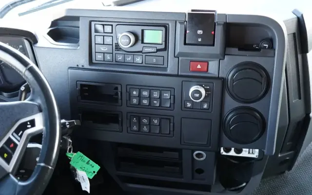 RENAULT T 440 / NISKA KABINA / ALUFELGI / SPROWADZONA / PO KONTRAKCIE SERWISOWYM 