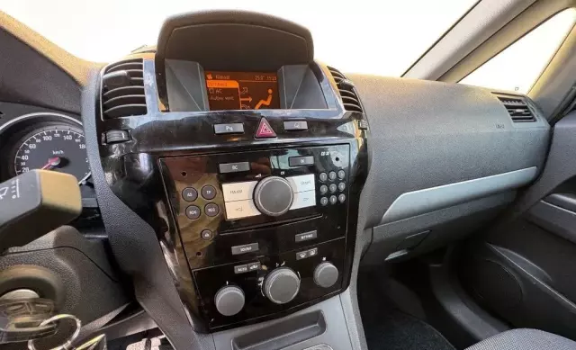 OPEL Zafira 