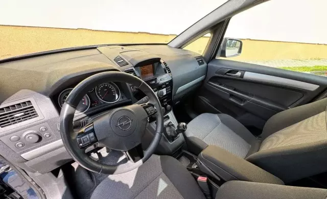 OPEL Zafira 