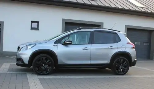 PEUGEOT 2008 