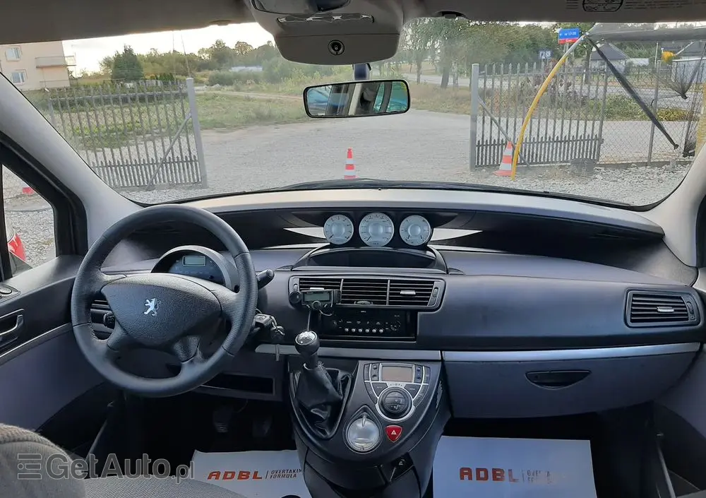 PEUGEOT 807 140 Premium