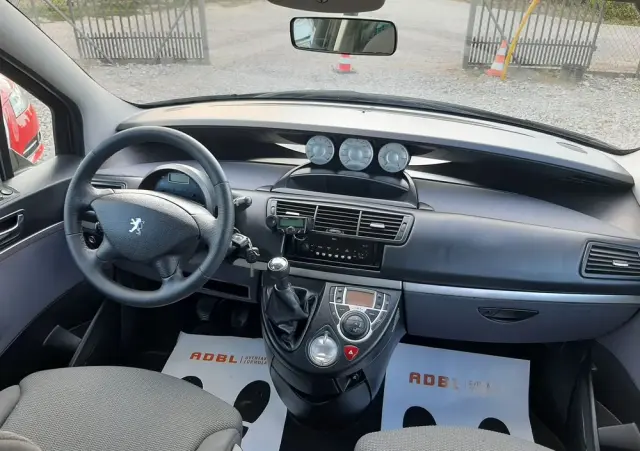 PEUGEOT 807 140 Premium