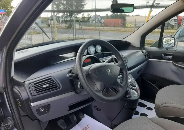 PEUGEOT 807 140 Premium