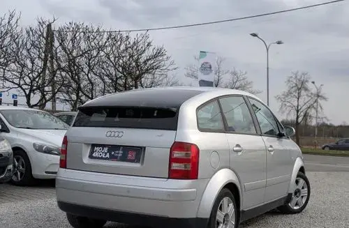 AUDI A2 