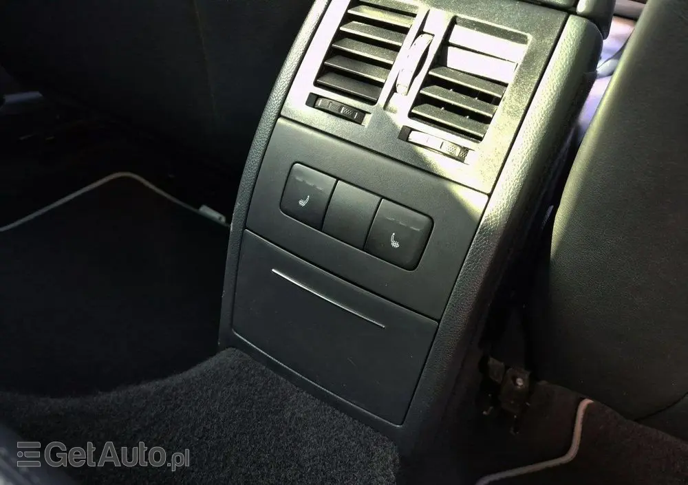 SKODA Octavia Combi 2.0 TDI CR DPF DSG RS