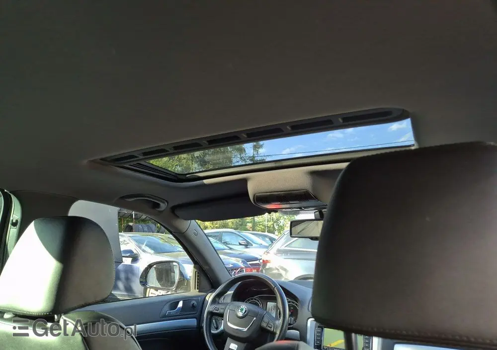 SKODA Octavia Combi 2.0 TDI CR DPF DSG RS